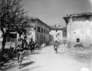 sc 270870   members of the 2nd bn.  85th mtn. inf.  10th mtn. div.  on the move through badia. 19 april .