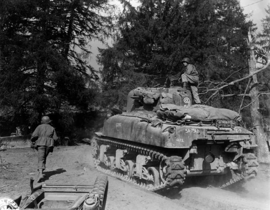 sc 337137   tanks take off for their firing positions. mt. valbura area  italy. 14 april .